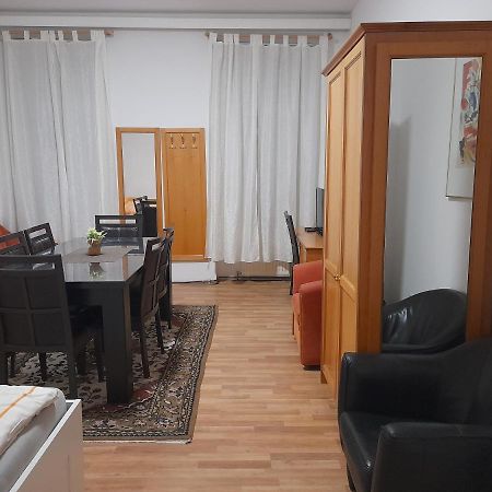 Ferienwohnung Schloessel 26/18 Vienna Esterno foto
