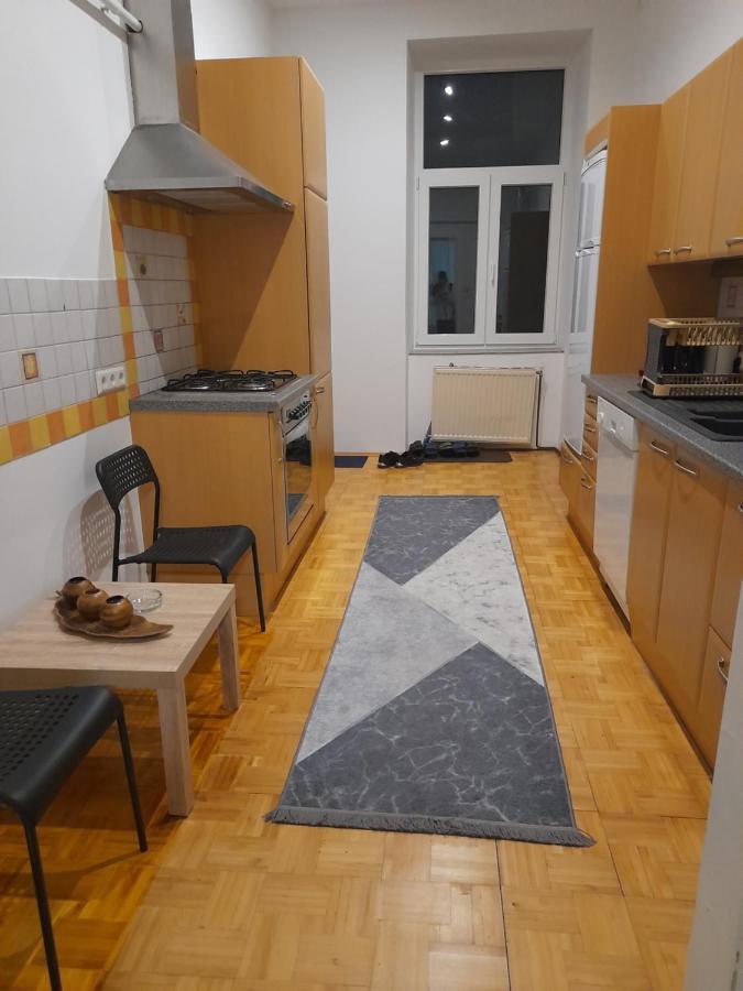 Ferienwohnung Schloessel 26/18 Vienna Esterno foto